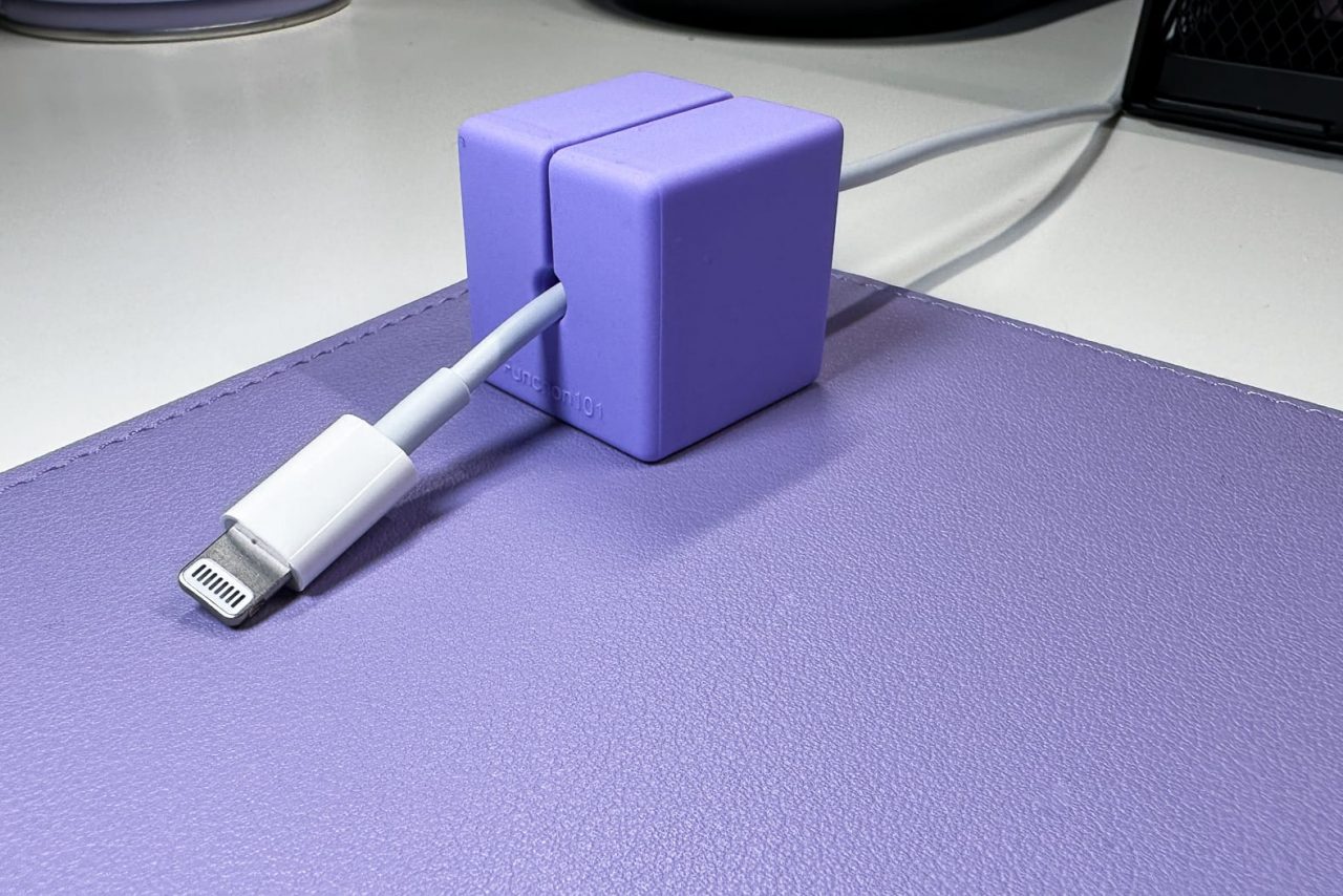 Desk Mat Pro and Cable Blocks XL
