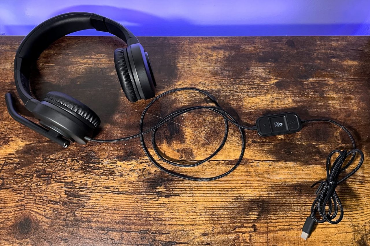 Kensington Universal Pro Audio Headset Switch and On-Ear Headset